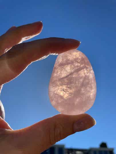 Rozenkwarts Handsteen