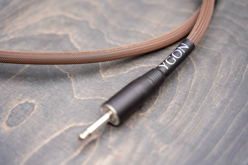 Brown custom jack speaker cable on guitar cab