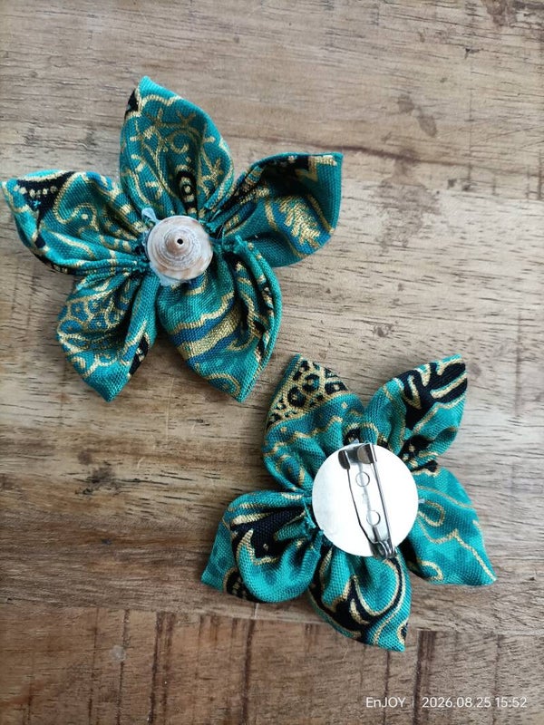 Batik Broches