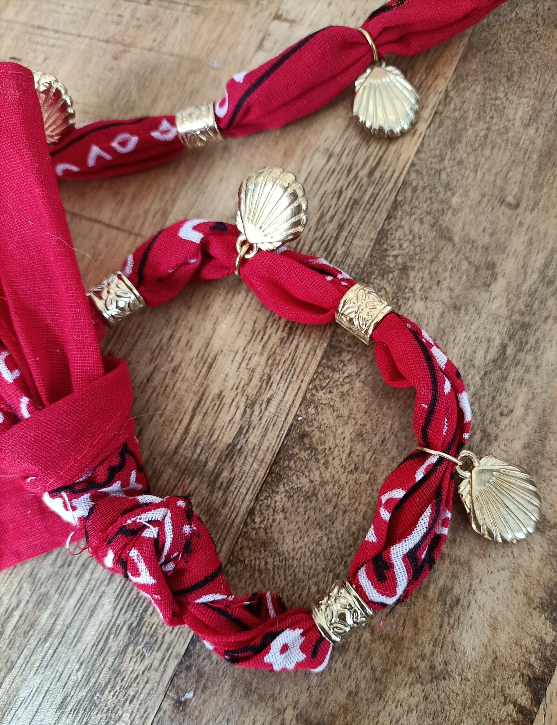 Rode stof armband