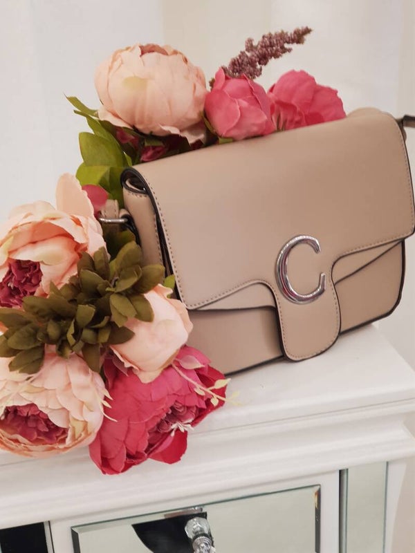 tassen verkrijgbaar in twee kleuren