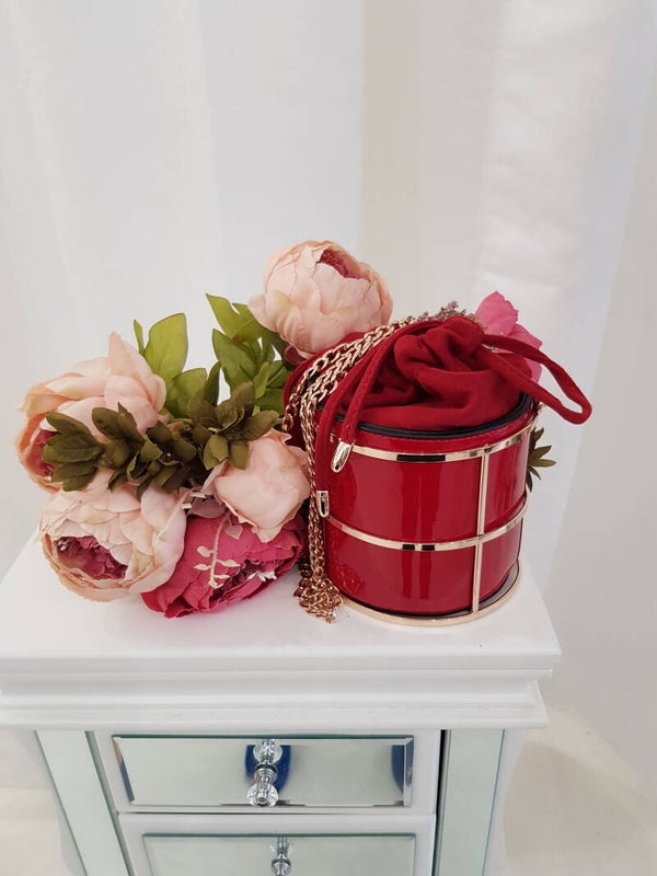 cilindervormige tassen verkrijgbaar in twee kleuren