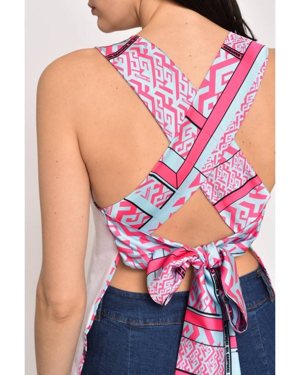 CROSSOVER TOP ON THE BACK