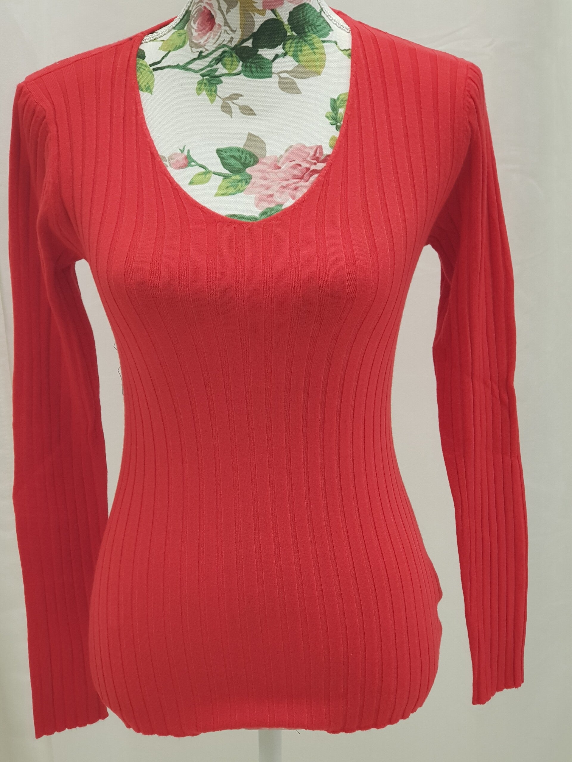 Mooie diepere uit snit blouse 