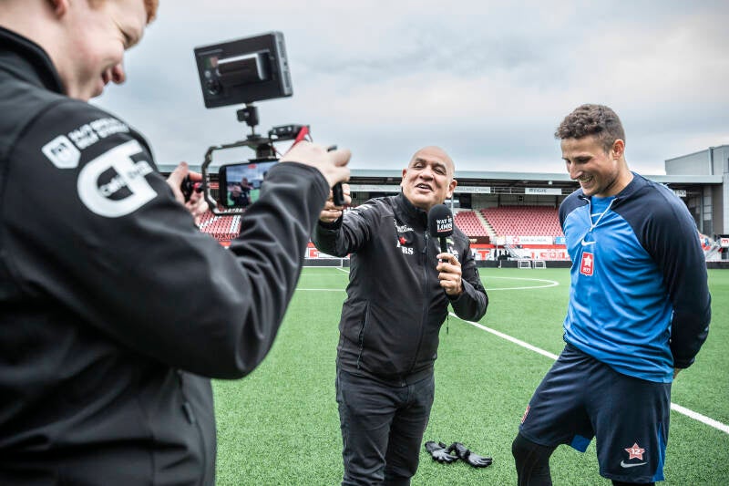 Jeffrey De Vries, het gezicht van de lokale internethit Wat Is Loos In Mestreech. 03-11-2022