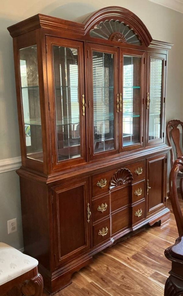 COMPLETE AMERICAN DREW CLASSIC DINING ROOM