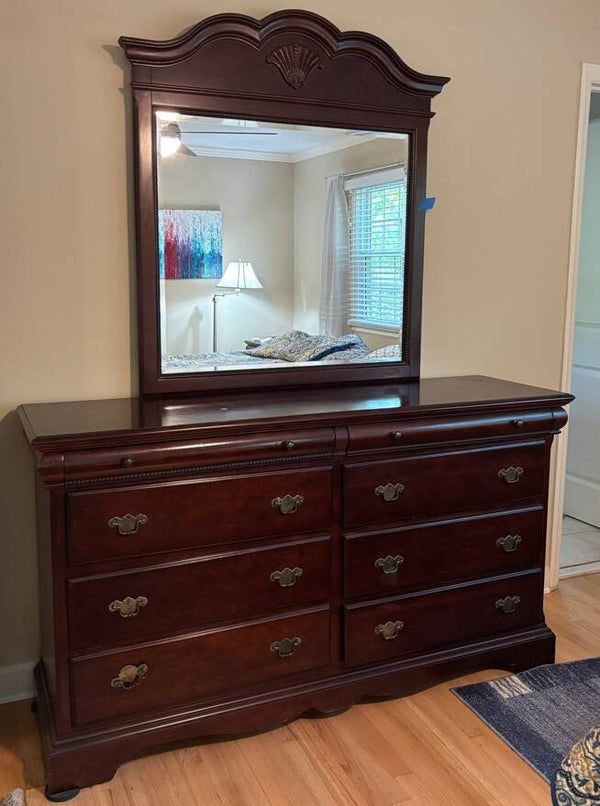 MAHOGANY COLORED DRESSER MIRROR COMBO
