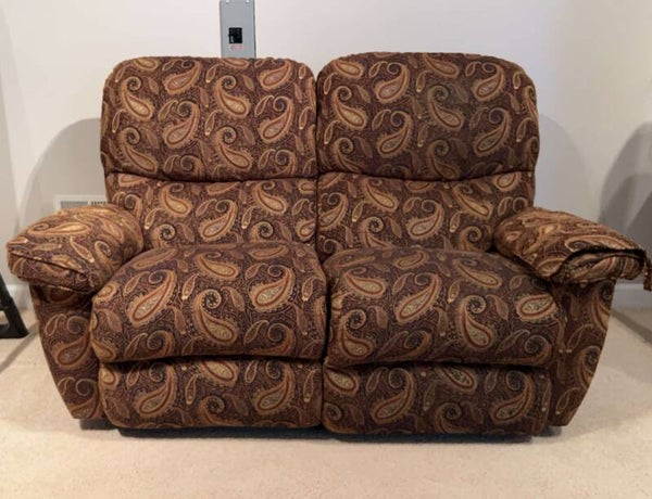 LAZYBOY DUAL RECLINING LOVESEAT