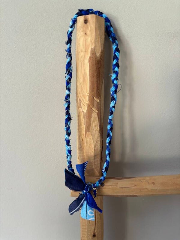 Bandana ketting blauw bliksem bedel