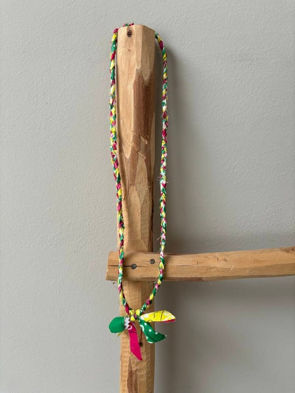 Bandana ketting groen/roze/geel bliksem bedel