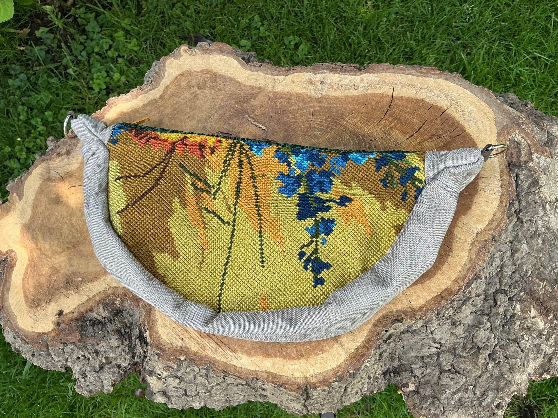 A Slingbag (blauwe bloemen) M