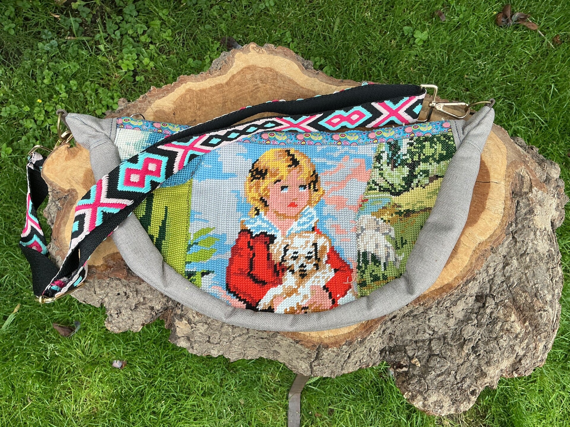 A Slingbag  (kind met hondje) L