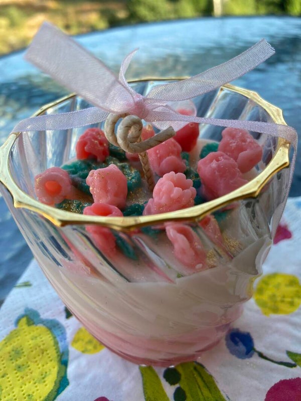 Tuoksukynttilä vadelmaa ja vaniljaa🤍🩷