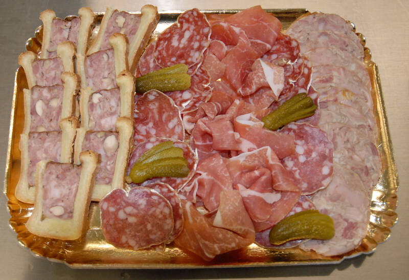 plateau-charcuterie-standard.jpg