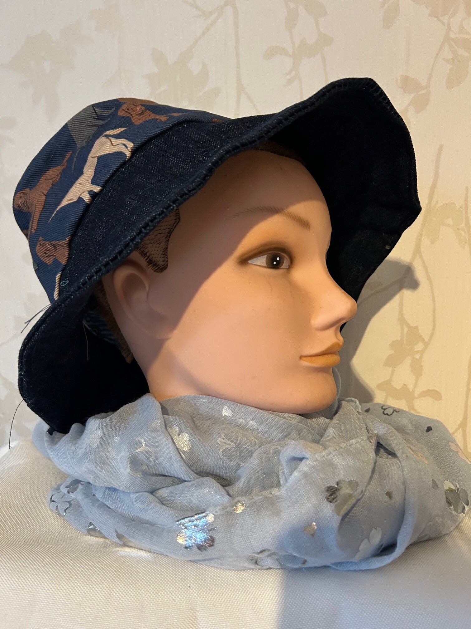 Buckethat : Labrador