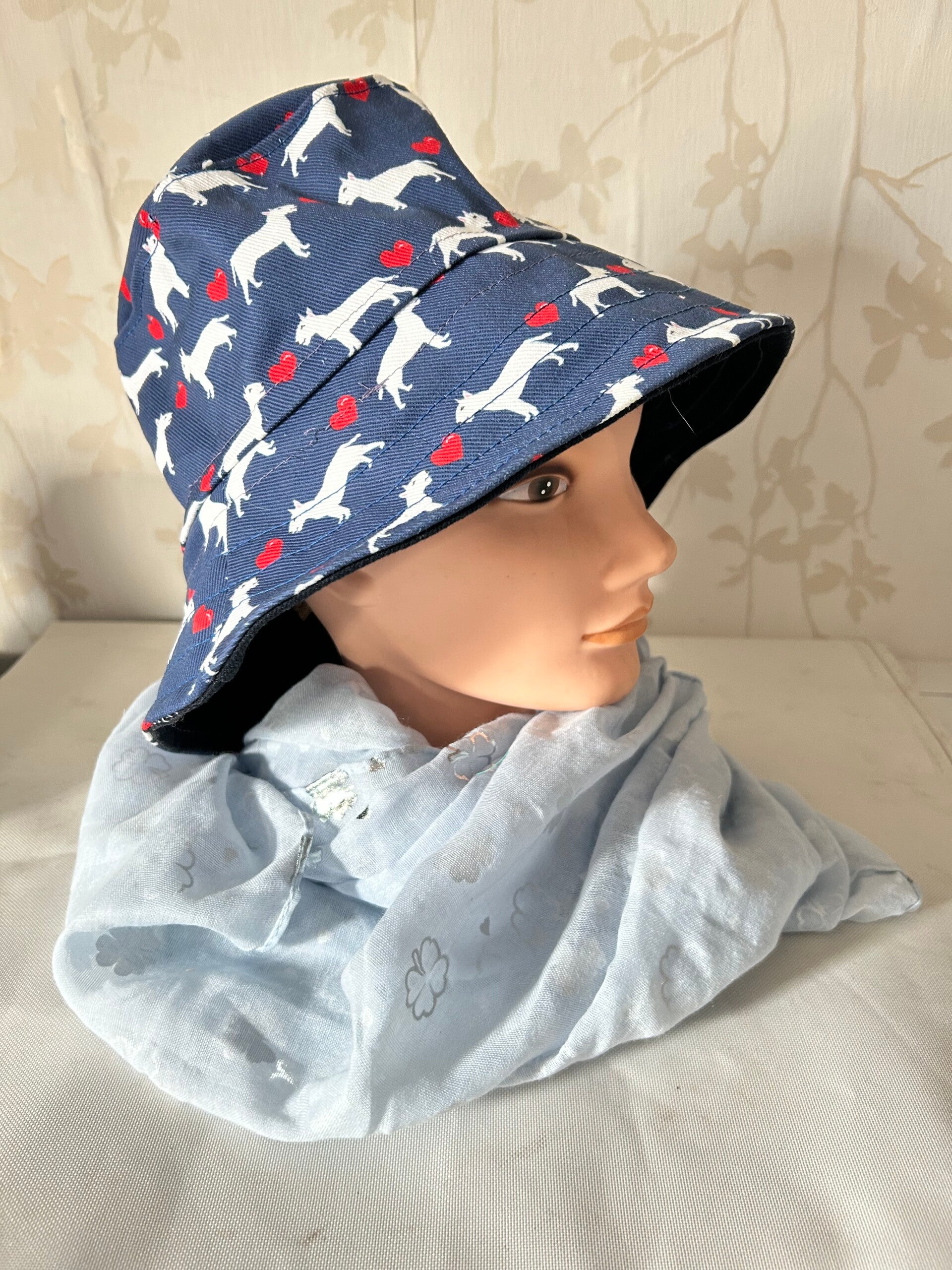 Buckethat : Engelse Bullterrier  en hartjes