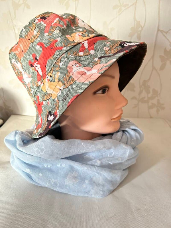 Buckethat : Labradoodle & dollars