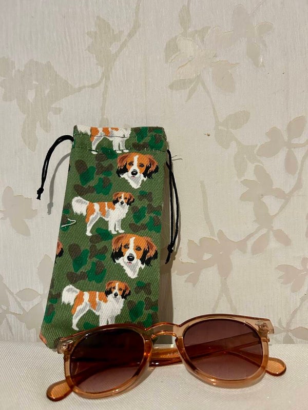 Brillenhoesje : Kooiker hondje