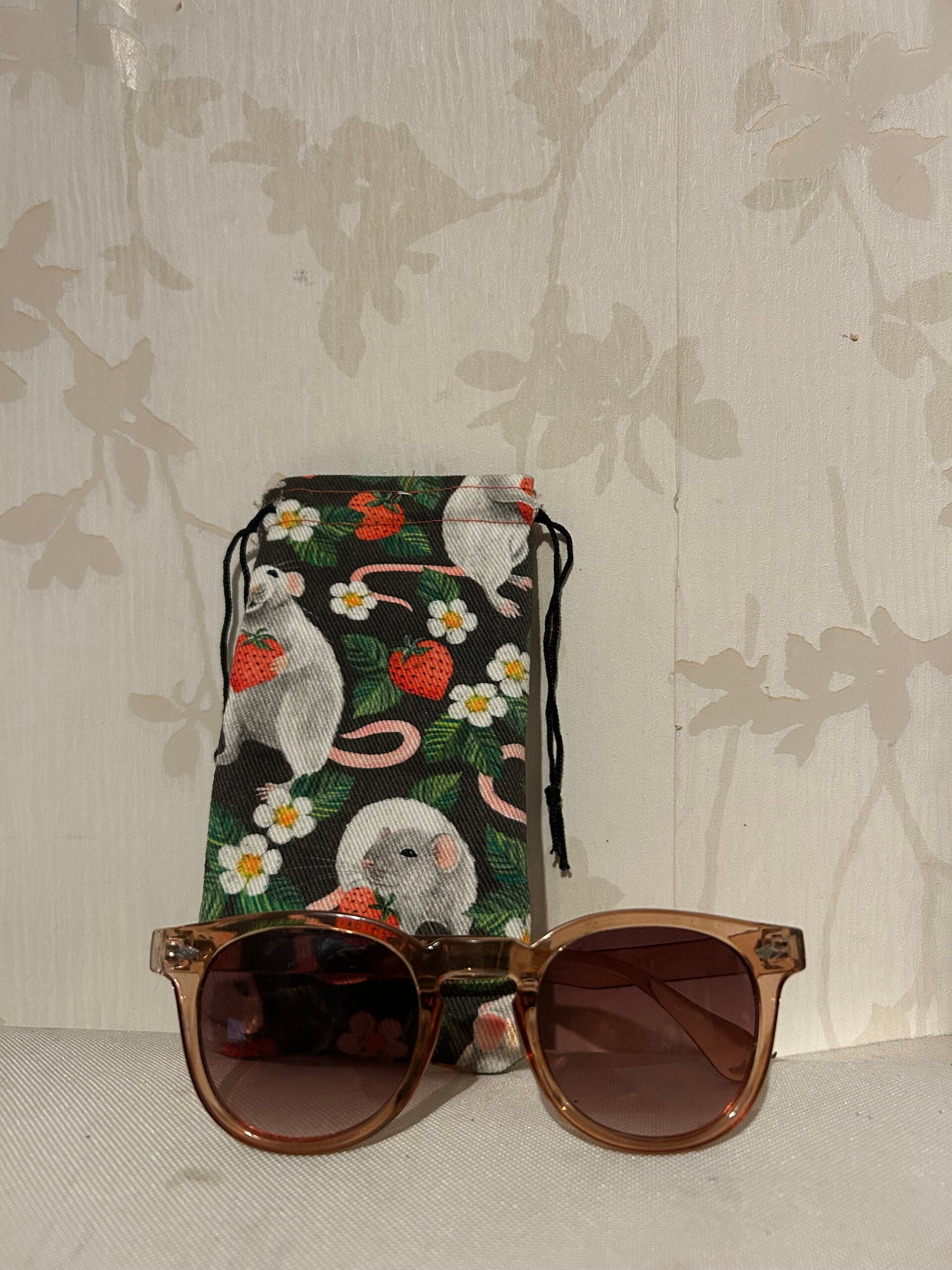 Brillenhoesje : Ratjes met aardbei