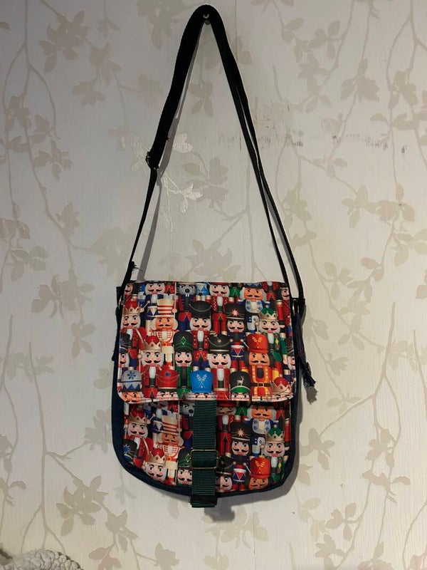 Kleine Postbode tas: Notenkraker