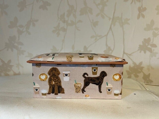 Doosje :   Labradoodle