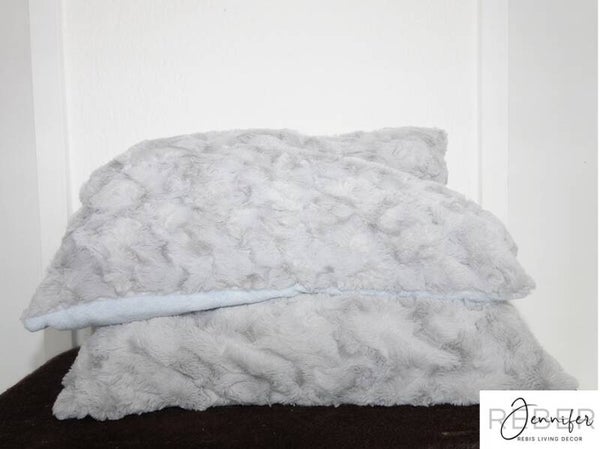 Kuschelkissen grau/hellblau mit Pfote