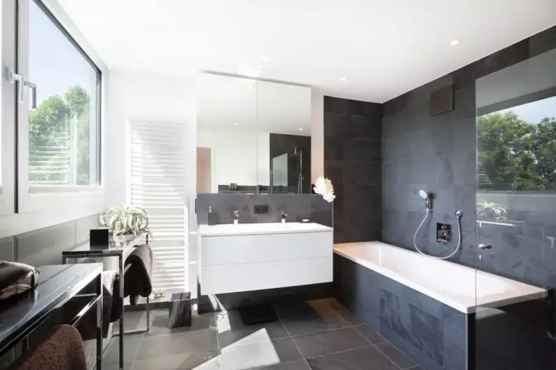 RENOVA AM GmbH - Bad