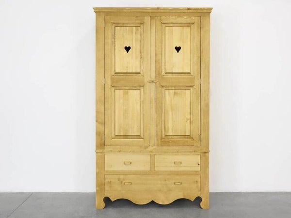 Armoire de montagne en bois massif
