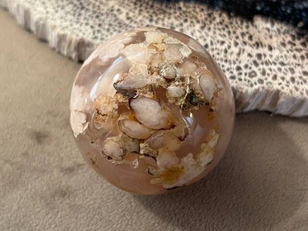 Agaat (Flower) Bol 3  - doorsnee 4.5 cm - 122 gram - MADAGASKAR