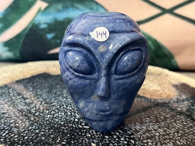 Blauwkwarts Alien Skull nr 2 - 5.6 x 5 x 6 - 265 gram