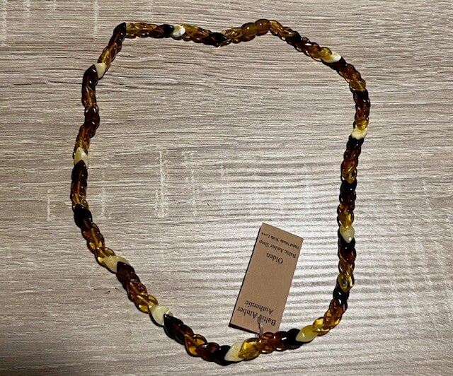 Barnsteen Ketting 50cm met draaisluiting – uit Estland = Zonnig Baltic LeMUria Amber