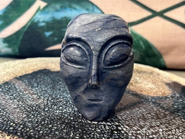 Blauwkwarts Alien Skull nr 1 - 6 x 4.7 x 6 - 256 gram