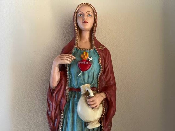 Albast Beeld van Maria Magdalena in kleur: 29,5×8,5×7,7 cm