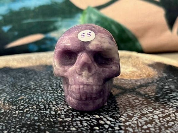 Lepidoliet Skull nr 1 - 4.9 x 3.5 x 3.7 - 85 gram