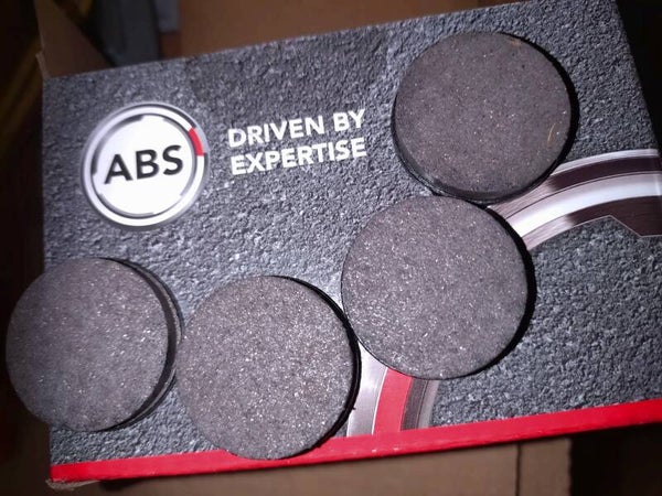 Set Bremsbeläge vorne ,Handbremsbeläge , LHM