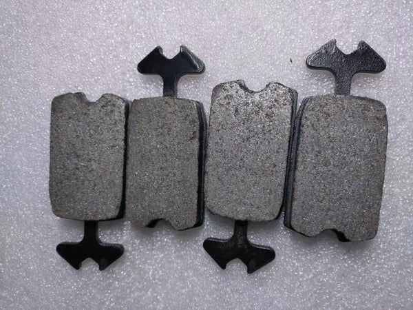 Komplettes Set. Bremsscheiben  Bremsbeläge vorne ,Handbremsbeläge ,  Citroen 2cv6 Dyane Ami