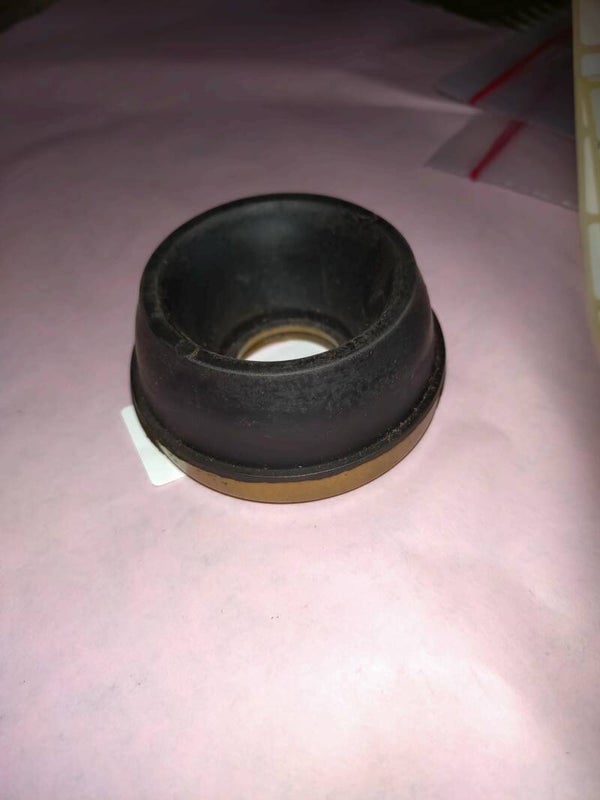 Gummilagerung am Federtopf