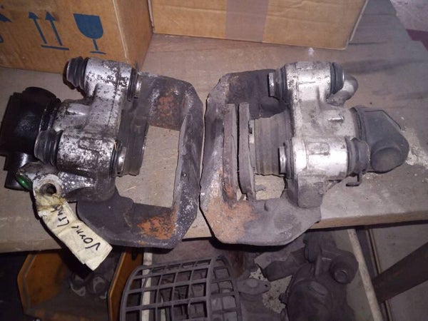 Bremssattel Li und Re Citroen BX vorne