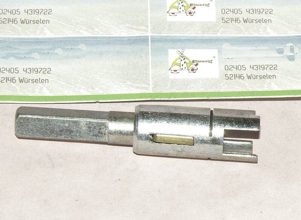 Einsatz für Heckklappen Schloss kurz 21277