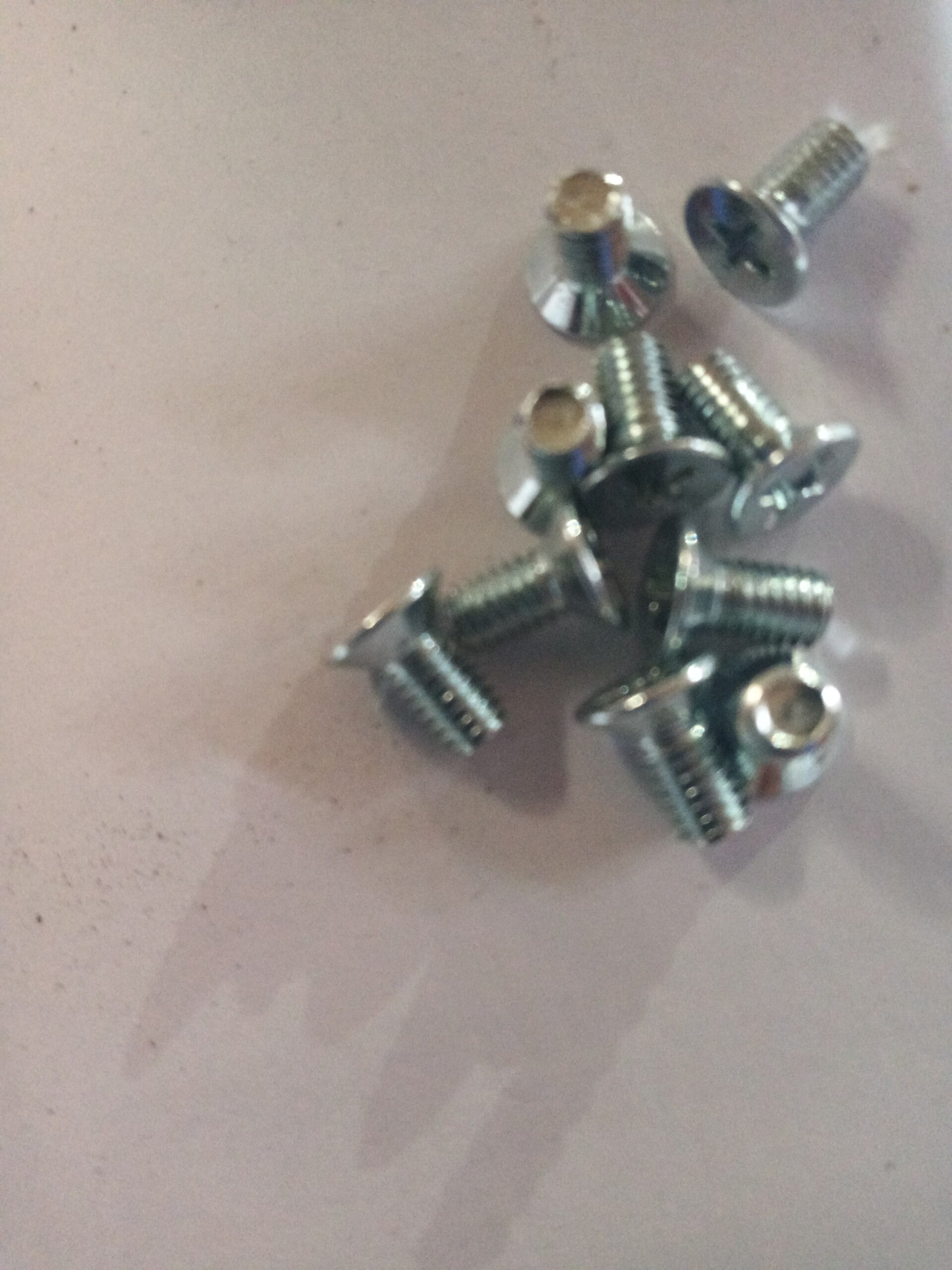 Senkkopfschrauben für Klappfenster 4mm