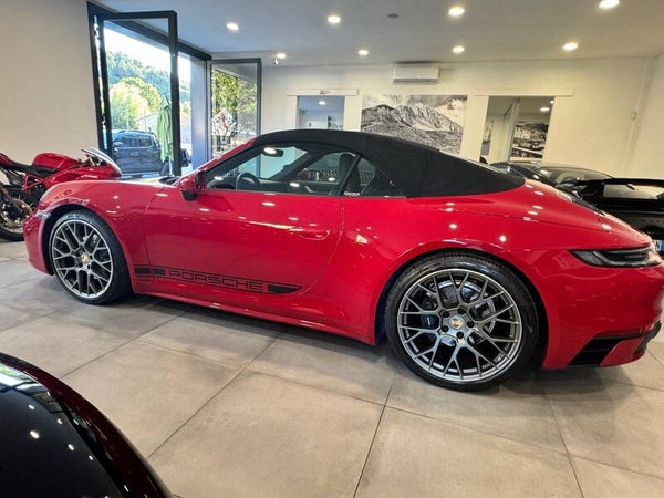 Porsche 992 Carrera