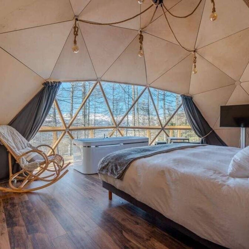 alpine-glamping-cocoon-dome-2_2cef5486-2ebb-4c34-98e4-21b25b8a7366_1024x676-standard-lgt2ps.jpg
