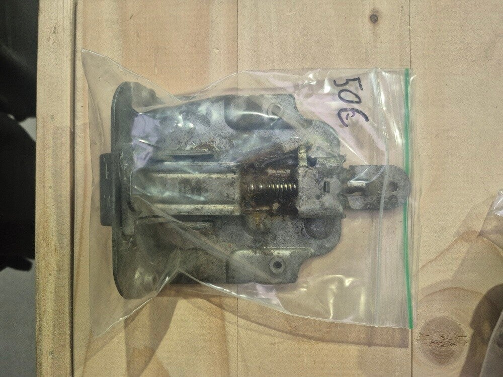 Deur mechanisme kever