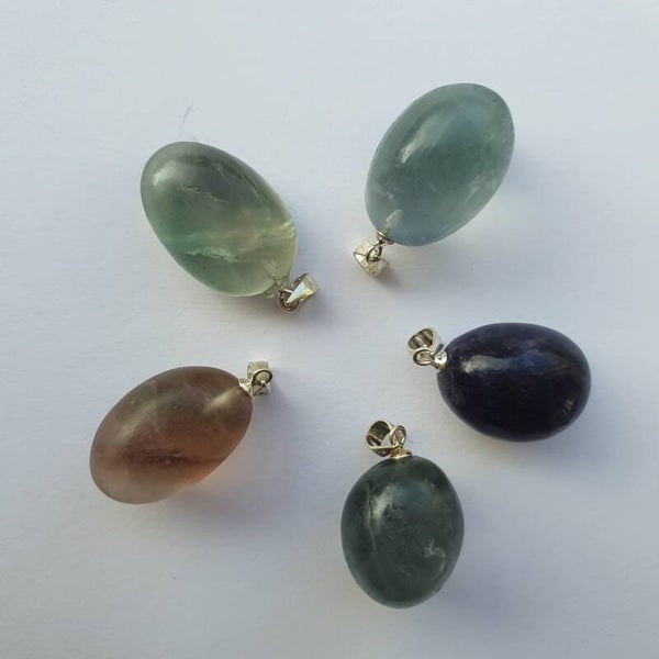 Fluoriet hanger met 925 zilveren oogje