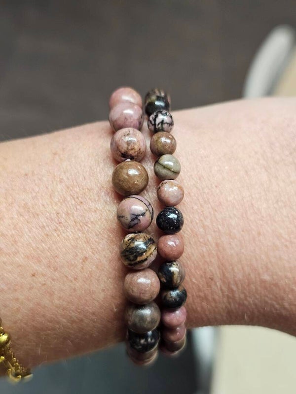 Rhodoniet kogelarmband
