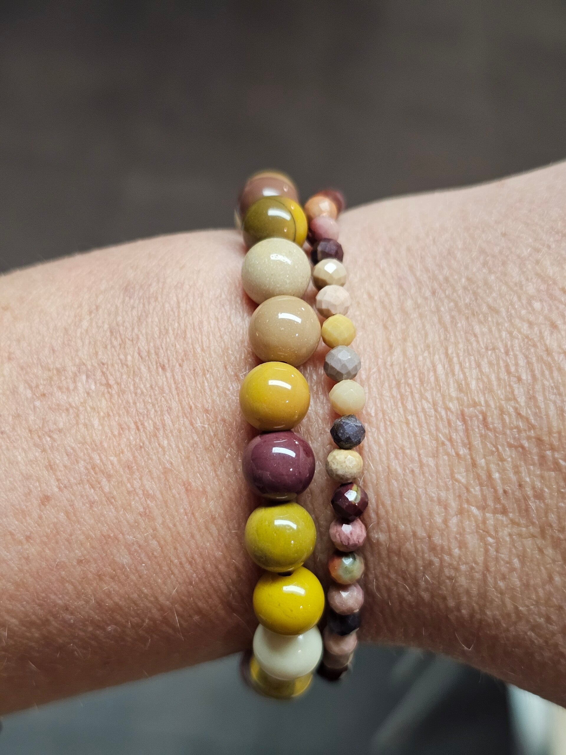 Mookaiet kogelarmband