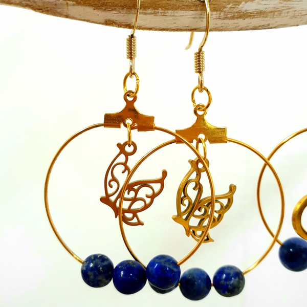 goudkleurige oorbellen met Lapis Lazulli
