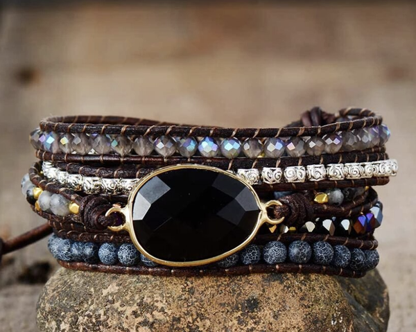 Wikkelarmband Onyx met blauwe gloed