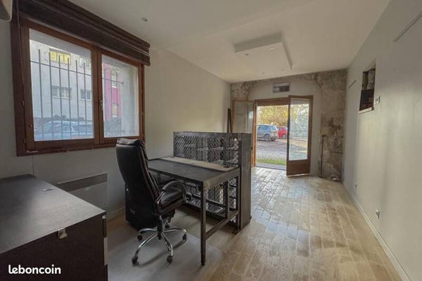 Local 290 m² SAINT-ÉGRÈVE