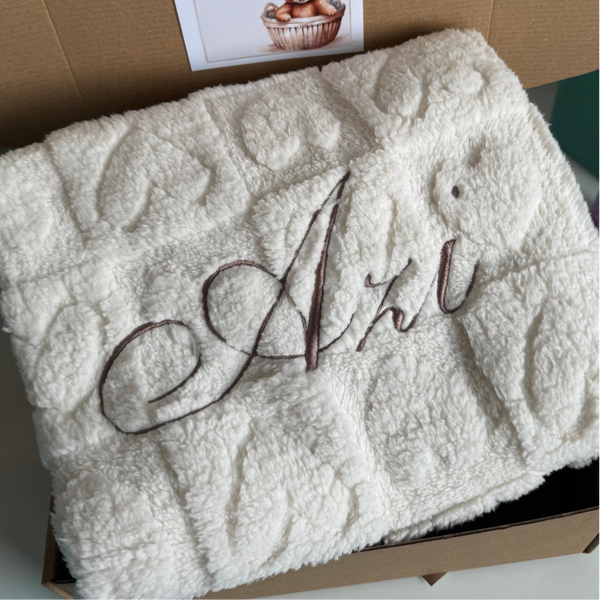 Бродирано бебешко одеяло